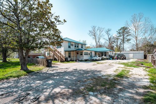 108 W Barrow St, Dayton, TX, 77535-2704 | Card Image