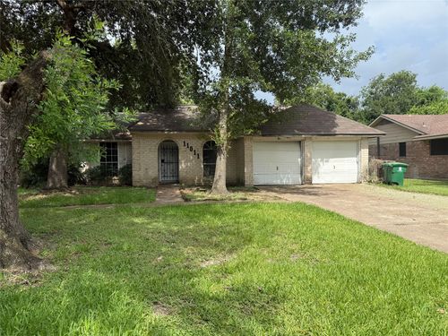 11011 Burningbush Ln, Houston, TX, 77016-2220 | Card Image