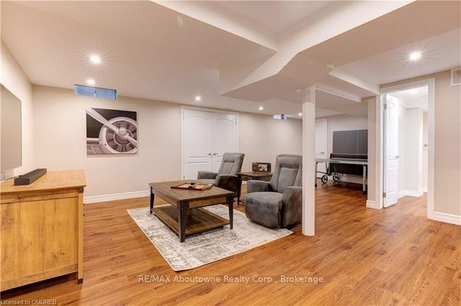 1374 Cobbler Lane, House other with 4 bedrooms, 3 bathrooms and 4 parking in Oakville ON | Image 28
