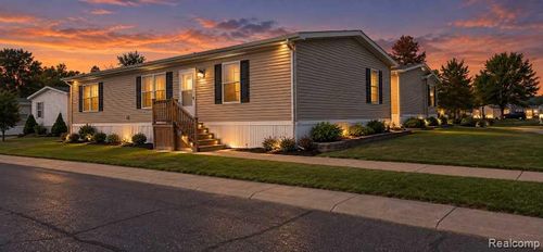 28958 Country Ln, Flat Rock, MI, 48134-9690 | Card Image