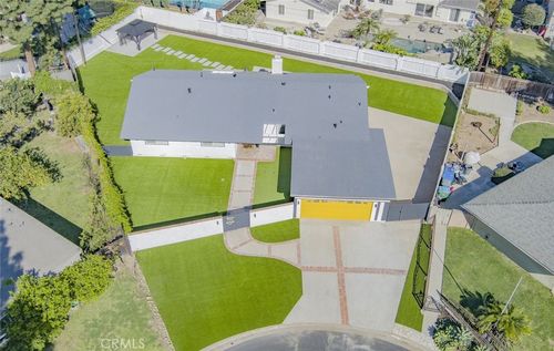 17965 Wellington Ave, Tustin, CA, 92780-2130 | Card Image