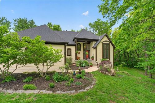 24600 W 61st Ter, Shawnee, KS, 66226-3234 | Card Image
