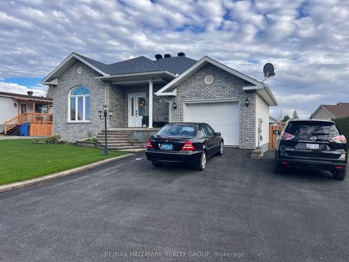 863 Victoria St, L'orignal, ON, K0B1K0 | Card Image