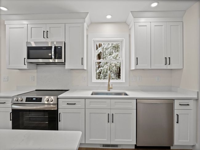 100 Secret Lake Rd, House other with 3 bedrooms, 3 bathrooms and 3 parking in Phillipston MA | Image 6
