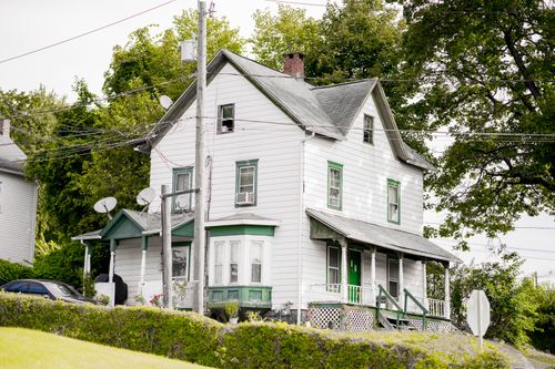 127 Triangle St, Danbury, CT, 06810-6925 | Card Image