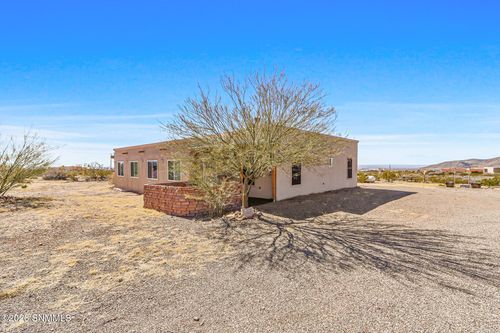 5048 Alamo Mine Trl, Las Cruces, NM, 88011-9304 | Card Image