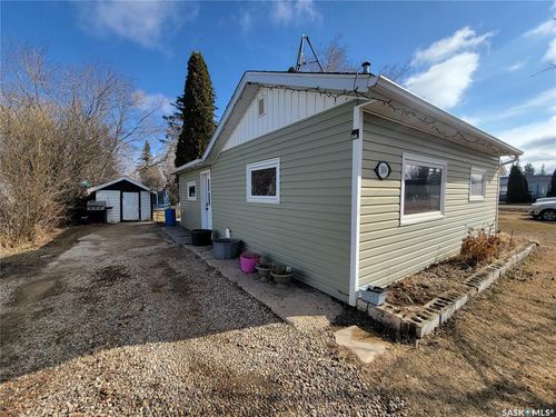 304 1st Avenue W, Maidstone, SK, S0M1M0 | Card Image