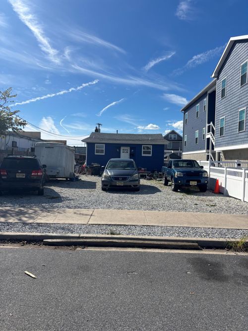 106 W Youngs Ave, Wildwood, NJ, 08260-1849 | Card Image