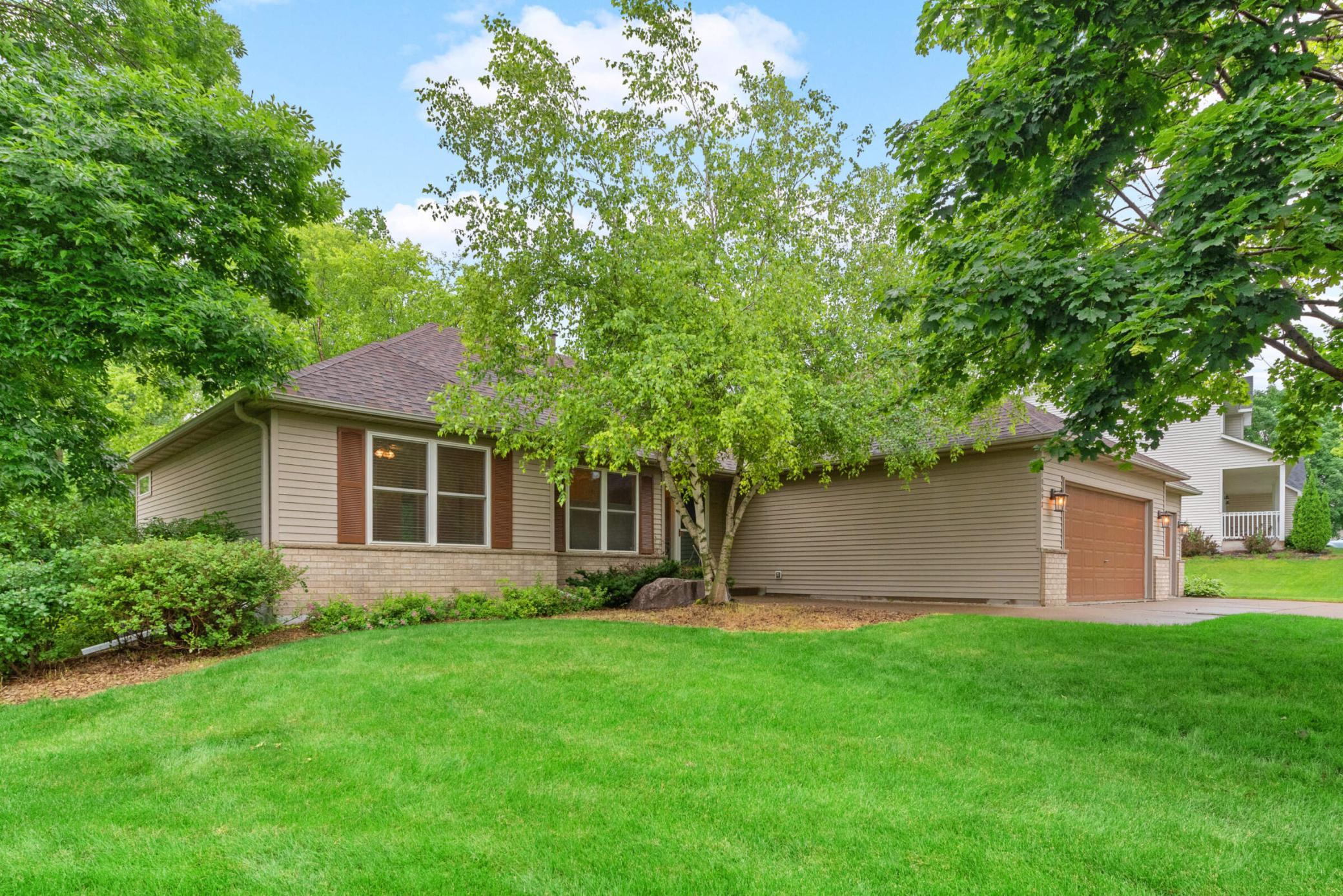 Alicia Cir, Inver Grove Heights, MN 55077