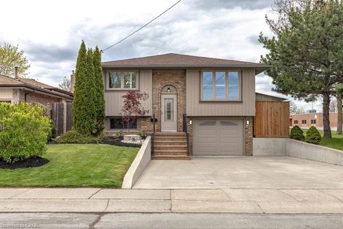 116 Highridge Ave, Hamilton, ON, L8E3Y9 | Card Image