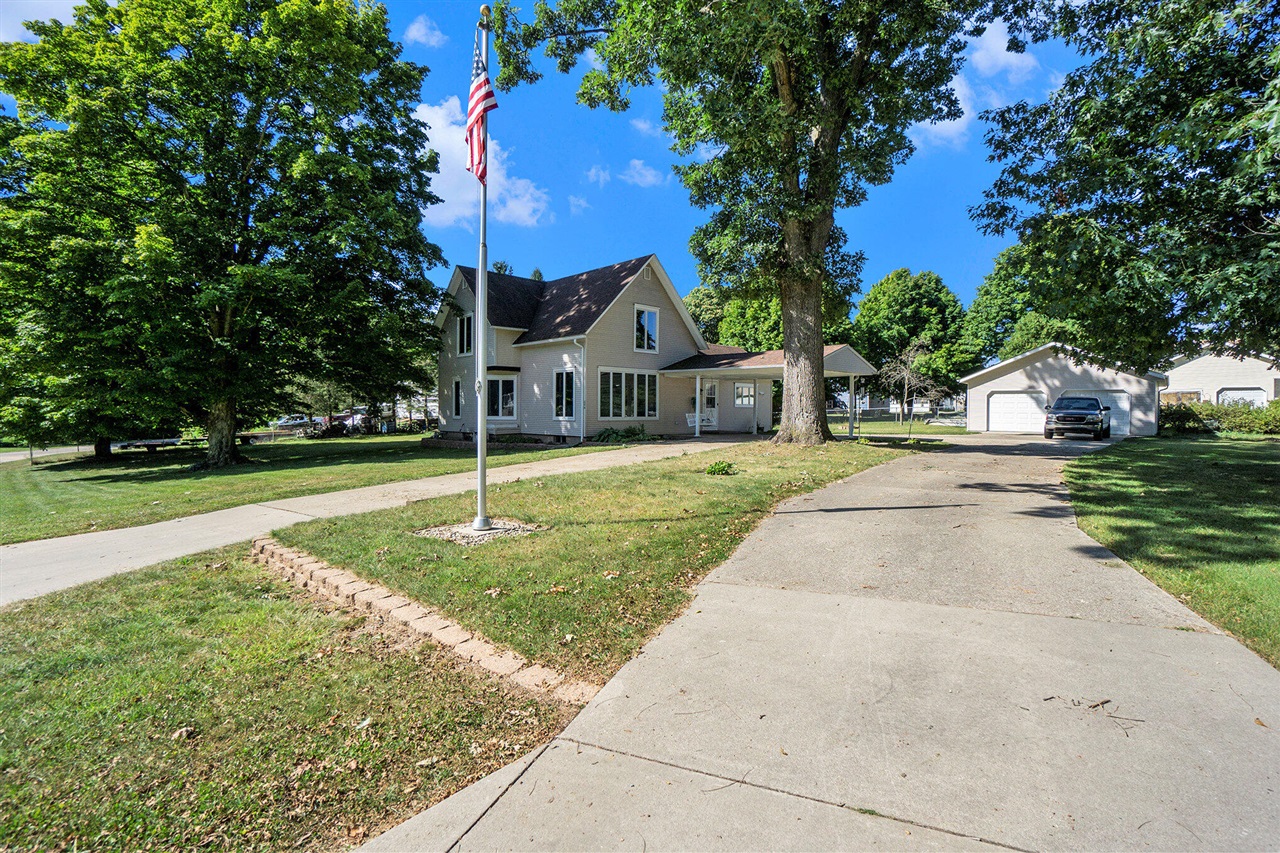 Graves St, Gobles, MI 49055