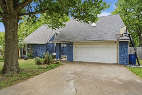 8714 S 69th East Ave, Tulsa, OK, 74133-5062 | Card Image