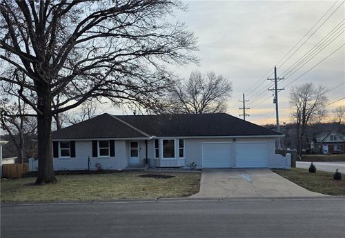 11601 E 62nd St, Raytown, MO, 64133-4442 | Card Image