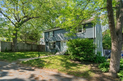 99-99 Cove St, Riverside, RI, 02915-3632 | Card Image