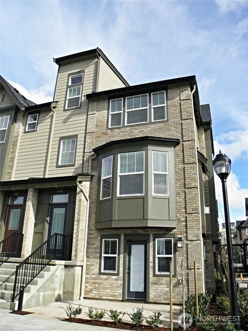 1346 Greenwich Walk Ne, Issaquah, WA, 98029-6273 | Card Image
