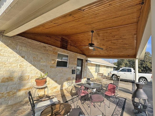 702 E Schubert St, House other with 3 bedrooms, 3 bathrooms and 2 parking in Fredericksburg TX | Image 8