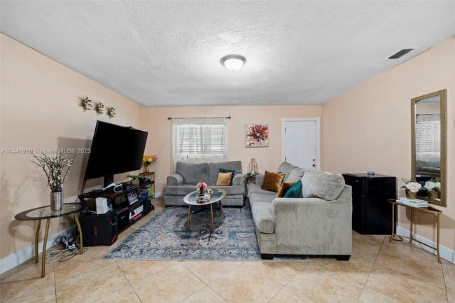 0 - 21307 Nw 40th Circle Ct, Townhouse with 3 bedrooms, 1 bathrooms and null parking in Miami Gardens FL | Image 8