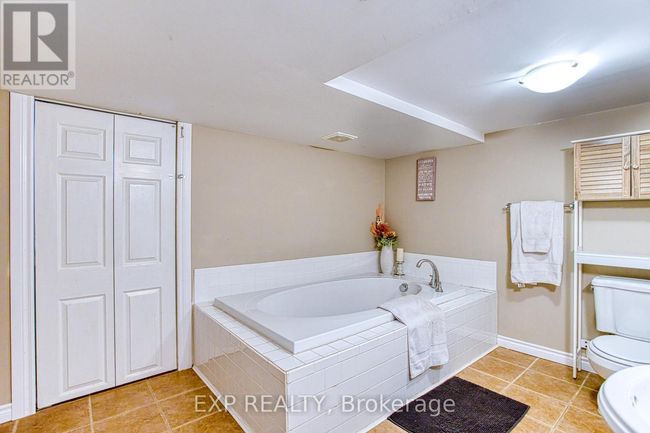 4382 Central Avenue, House other with 5 bedrooms, 2 bathrooms and 5 parking in Lincoln (Beamsville) ON | Image 30