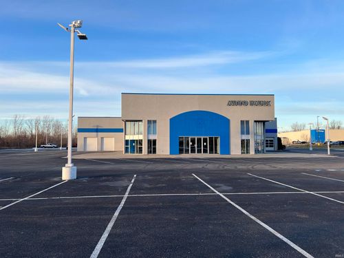 2303 N Oak Dr, Plymouth, IN, 46563-3437 | Card Image