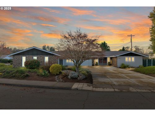 2140 Tabor St, Eugene, OR, 97401-1731 | Card Image
