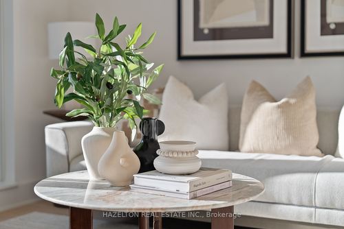 302-128 Pears Ave, Toronto, ON, M5R0A9 | Card Image