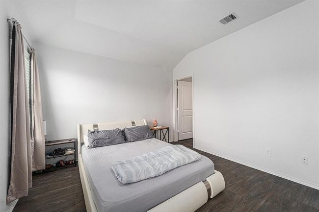 Primary Bedroom | Image 15