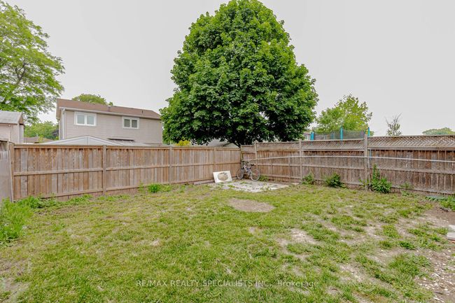 39 Seaborn Rd, House attached with 5 bedrooms, 2 bathrooms and 4 parking in Brampton ON | Image 29