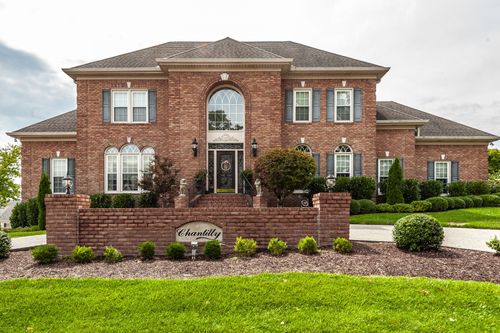 111 Governors Point Blvd, Hendersonville, TN, 37075-4067 | Card Image