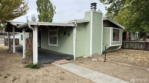 722 2nd Ave Ne, Soap Lake, WA, 98851-9210 | Card Image