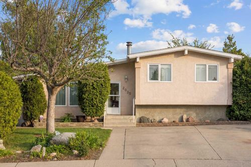 2035 19 Avenue N, Lethbridge, AB, T1H4G4 | Card Image