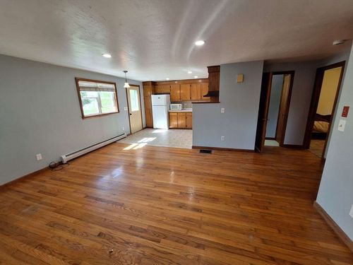 46 Glenn St, Three Rivers, MA, 01080-1020 | Card Image