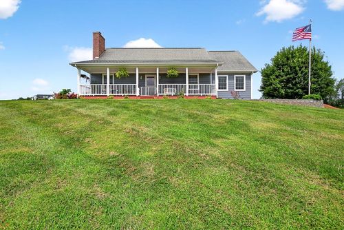 840 Fox Valley Rd, Marion, VA, 24354-6179 | Card Image