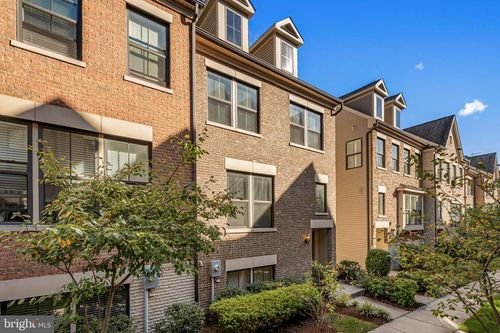 3696 Ambrose Hills Rd, FALLS CHURCH, VA, 22041-5800 | Card Image