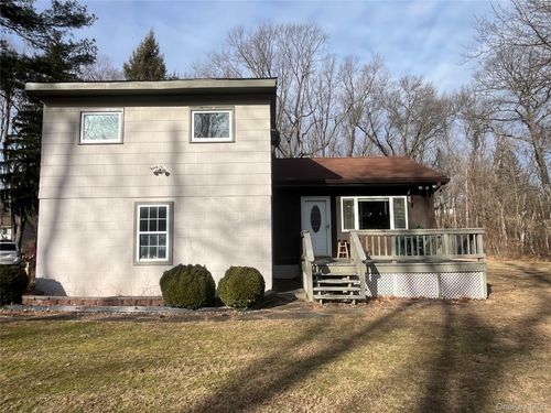 140 Orrs Mills Rd, Salisbury Mills, NY, 12577-5316 | Card Image