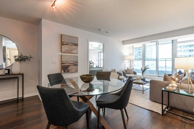 810 - 35 Bastion St, Condo with 2 bedrooms, 2 bathrooms and 2 parking in Toronto ON | Image 6