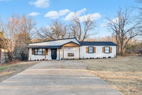 511 W North St, Lincoln, AR, 72744-8781 | Card Image