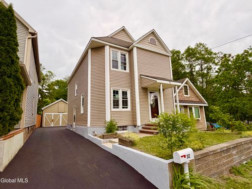 32 Mount Stuart Rd, Schenectady, NY, 12304-4709 | Card Image