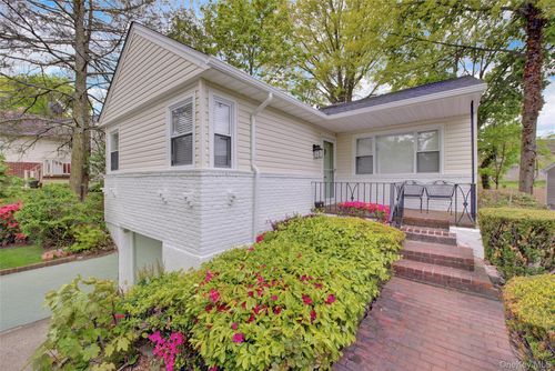 5116 Little Neck Pkwy, Little Neck, NY, 11362-1435 | Card Image