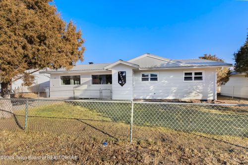 407 N 1st St, Dubois, WY, 82513-5005 | Card Image