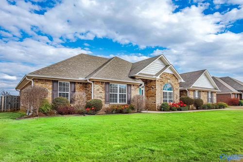 13140 Summerfield Dr, Athens, AL, 35613-8372 | Card Image