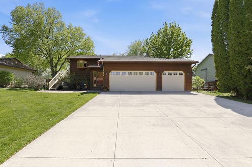 1564 Lamotte Cir, Hugo, MN, 55038-9789 | Card Image
