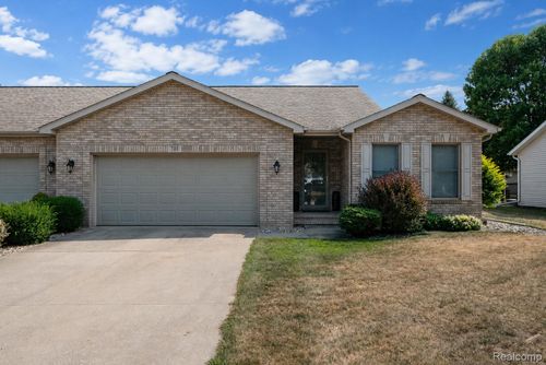 703 Andrew Dr, Frankenmuth, MI, 48734-9316 | Card Image