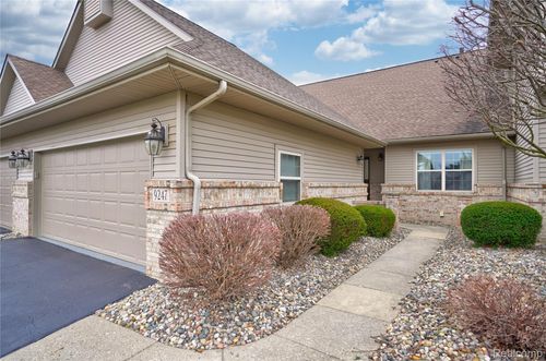 9247 Copper Ridge Dr, Davison, MI, 48423-8647 | Card Image