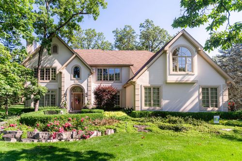 451 Courtney Cir, Sugar Grove, IL, 60554-9261 | Card Image