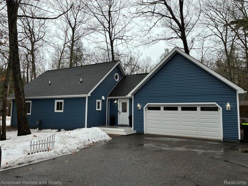 217 Arbutus Ln, Roscommon, MI, 48653-8131 | Card Image