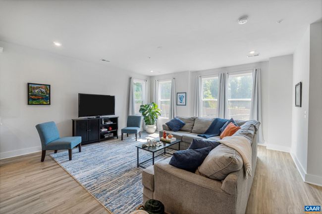 B - 802 Wesley Ln, Condo with 3 bedrooms, 3 bathrooms and null parking in CHARLOTTESVILLE VA | Image 20
