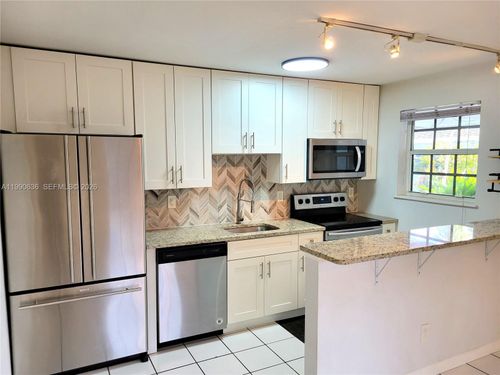 129-125 Nw 25th St, Wilton Manors, FL, 33311-2503 | Card Image