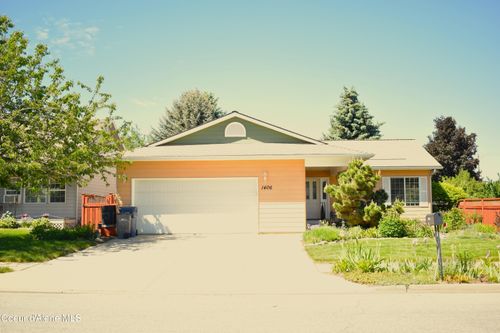 1406 Walnut St, Sandpoint, ID, 83864-2102 | Card Image