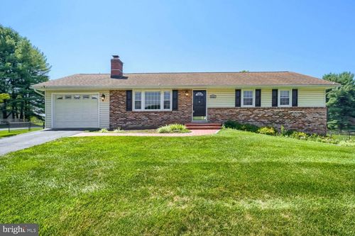 5757 Woodville Rd, MOUNT AIRY, MD, 21771-5831 | Card Image