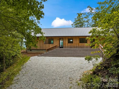 109 Pin Tail Pl, Whittier, NC, 28789 | Card Image